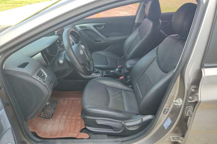 Used Hyundai Elantra (5th Generation / Langdong) 2015 1.6L Automatic Fashion Model Left Front Seat