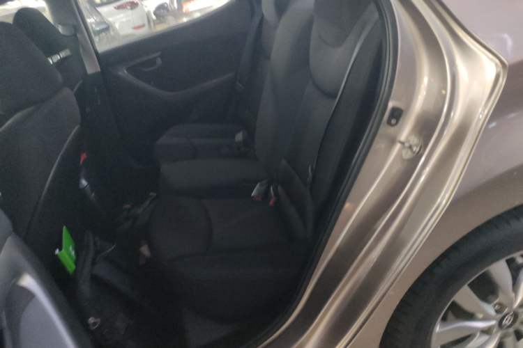 Used Hyundai Elantra (5th Generation / Langdong) 2015 1.6L Automatic Fashion Model Left Rear Seat