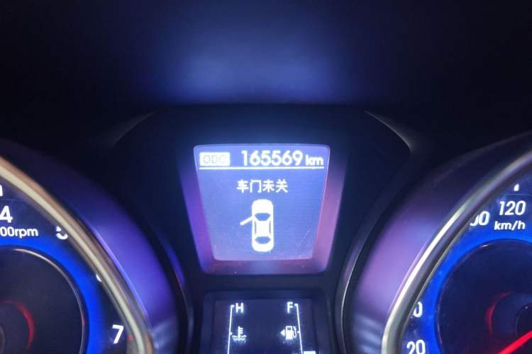 Used Hyundai Elantra (5th Generation / Langdong) 2015 1.6L Manual Leading Model Odometer Close Up