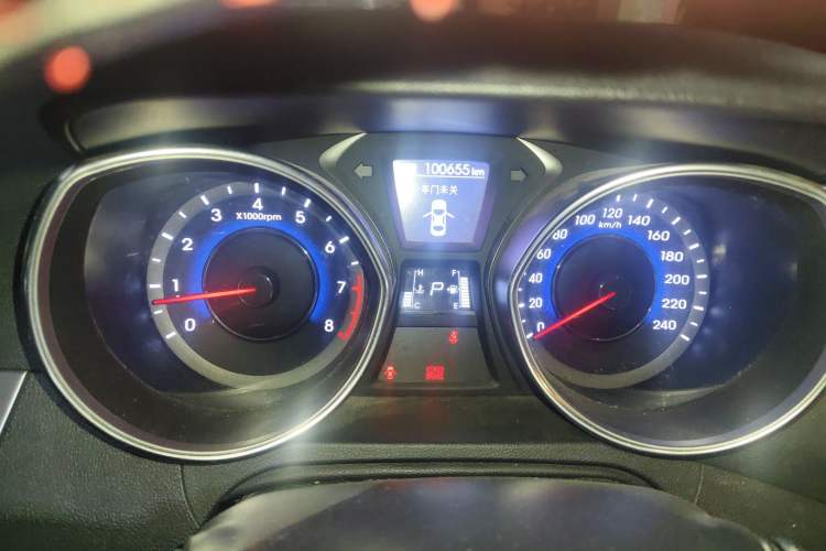 Used Hyundai Elantra (5th Generation / Langdong) 2015 1.6L Automatic Luxury Model Odometer Close Up