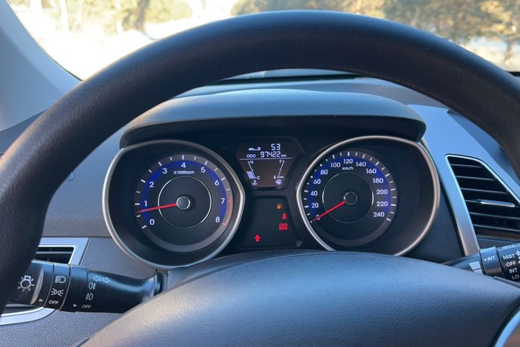 Used Hyundai Elantra (5th Generation / Langdong) 2015 1.6L Manual Fashion Edition Odometer Close Up