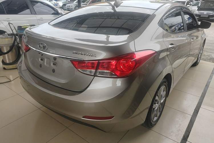 Used Hyundai Elantra (5th Generation / Langdong) 2015 1.6L Automatic Fashion Model Rear Right 45 Deg