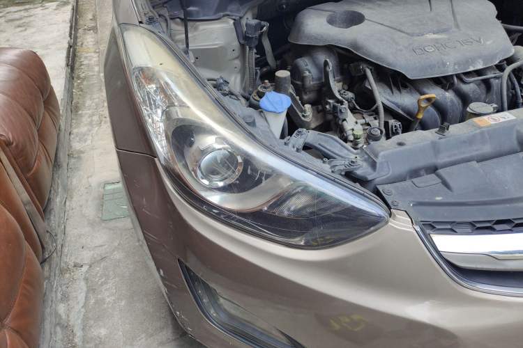 Used Hyundai Elantra (5th Generation / Langdong) 2015 1.6L Automatic Luxury Model Right Front Headlight