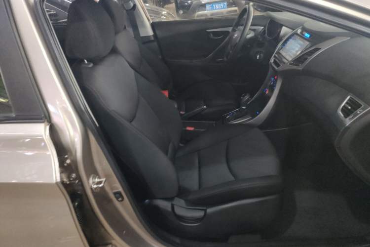Used Hyundai Elantra (5th Generation / Langdong) 2015 1.6L Automatic Fashion Model Right Front Seat