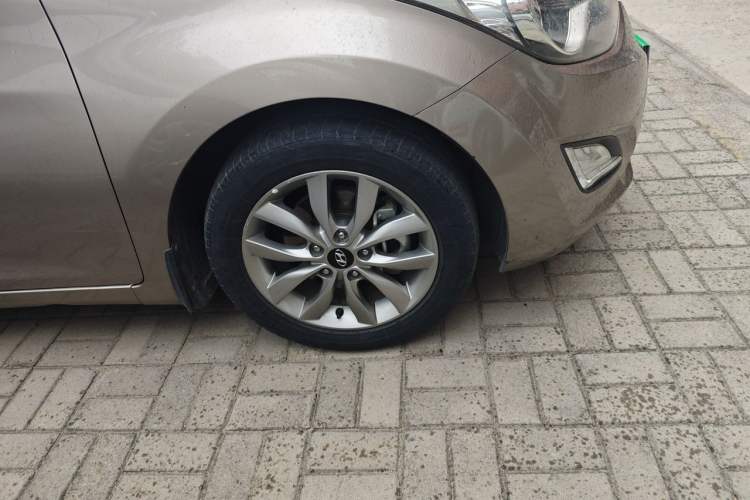 Used Hyundai Elantra (5th Generation / Langdong) 2015 1.6L Manual Leading Model Right Front Wheel Hub