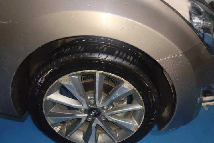 Used Hyundai Elantra (5th Generation / Langdong) 2015 1.6L Automatic Luxury Model Right Front Wheel Hub