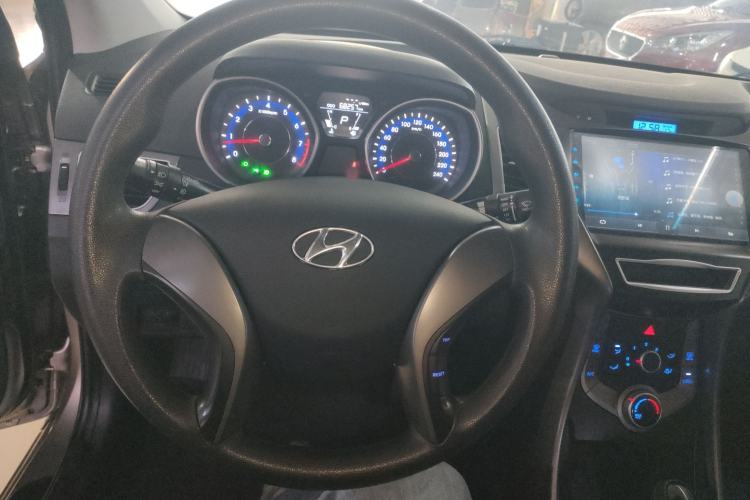 Used Hyundai Elantra (5th Generation / Langdong) 2015 1.6L Automatic Fashion Model Steering Wheel