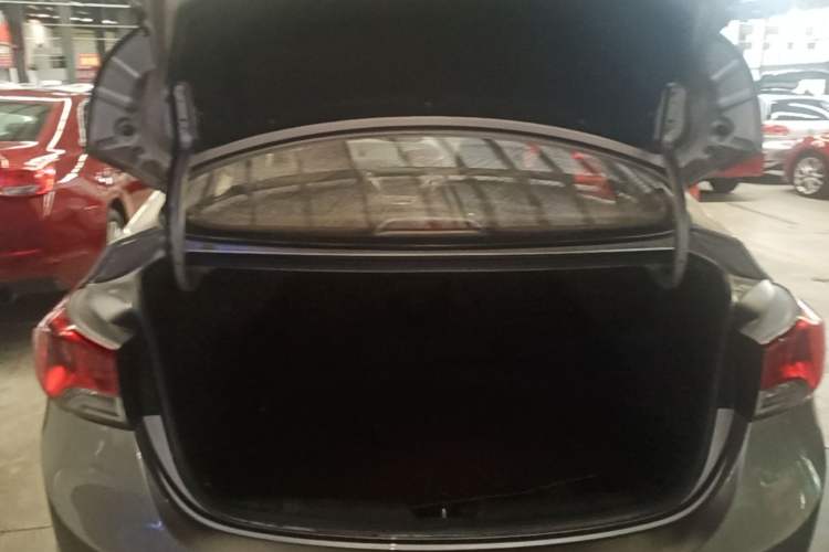 Used Hyundai Elantra (5th Generation / Langdong) 2015 1.6L Automatic Leading Model Trunk