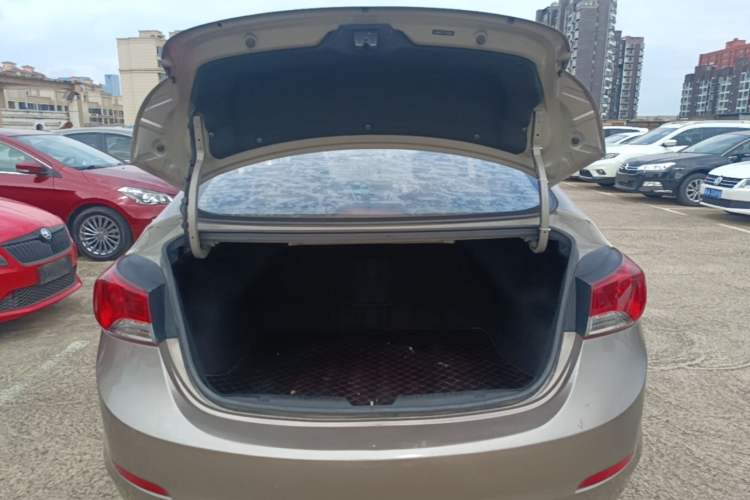 Used Hyundai Elantra (5th Generation / Langdong) 2015 1.6L Automatic Leading Model Trunk