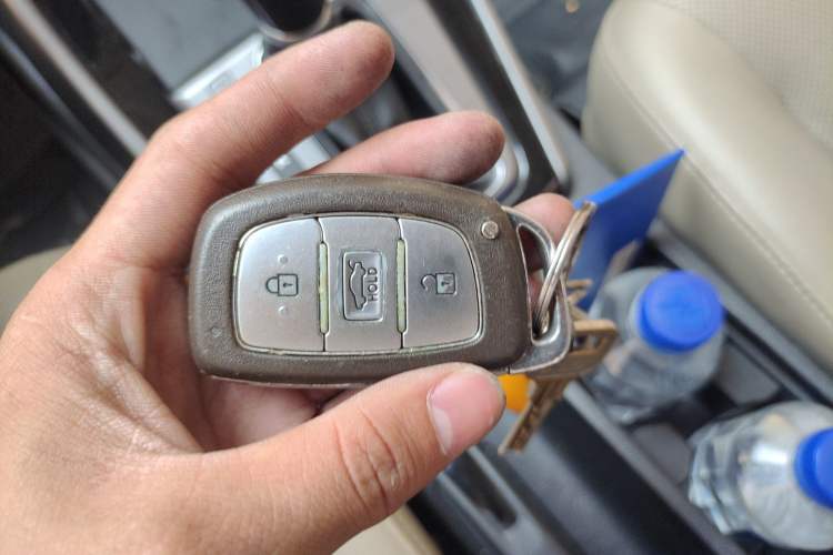 Used Hyundai Elantra (5th Generation / Langdong) 2015 1.6L Automatic Luxury Model Vehicle Key