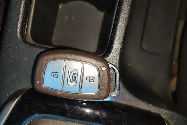 Used Hyundai Elantra (5th Generation / Langdong) 2015 1.6L Automatic Leading Model Vehicle Key
