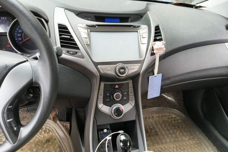 Used Hyundai Elantra (5th Generation / Langdong) 2015 1.6L Automatic Fashion Model Audio And AC Panel