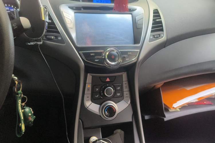 Used Hyundai Elantra (5th Generation / Langdong) 2015 1.6L Automatic Fashion Model Audio And AC Panel