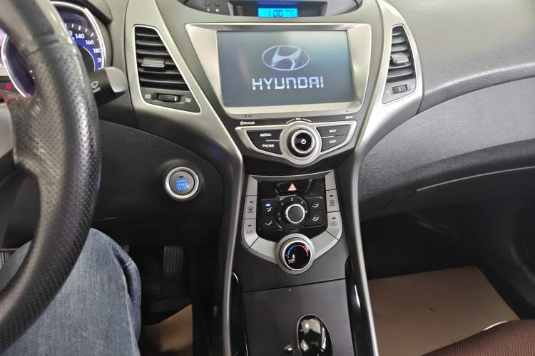 Used Hyundai Elantra (5th Generation / Langdong) 2015 1.6L Automatic Leading Model Audio And AC Panel