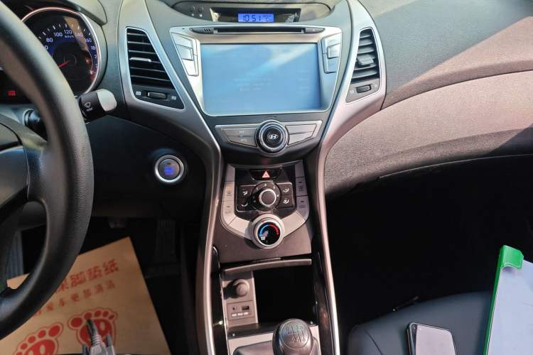 Used Hyundai Elantra (5th Generation / Langdong) 2015 1.6L Manual Leading Model Audio And AC Panel