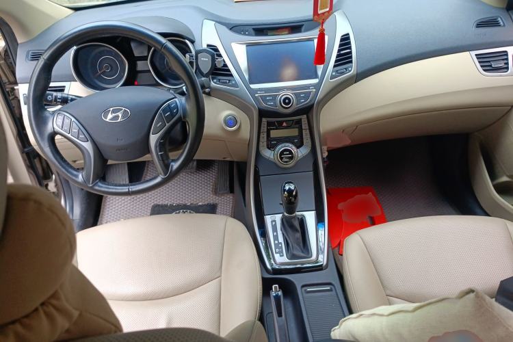 Used Hyundai Elantra (5th Generation / Langdong) 2015 1.6L Automatic Luxury Model Center Console
