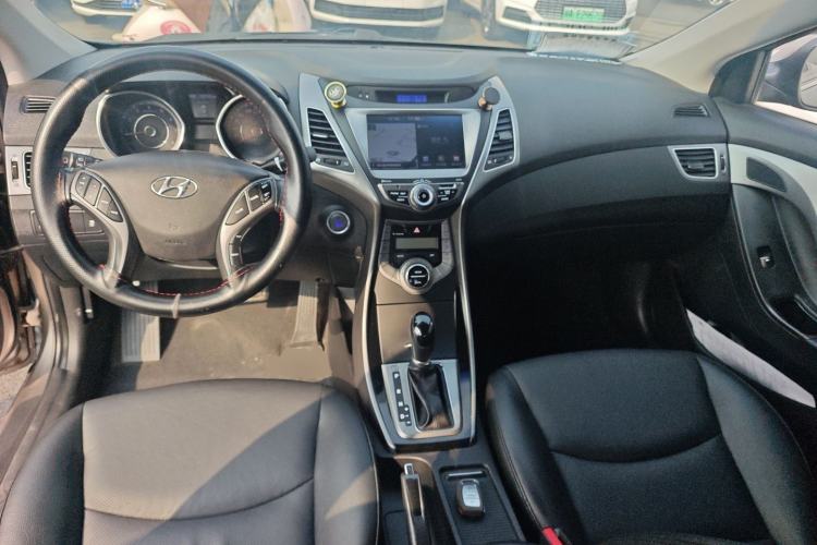 Used Hyundai Elantra (5th Generation / Langdong) 2015 1.6L Automatic Luxury Model Center Console