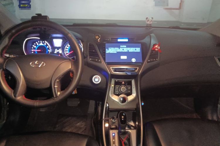 Used Hyundai Elantra (5th Generation / Langdong) 2015 1.6L Automatic Leading Model Center Console