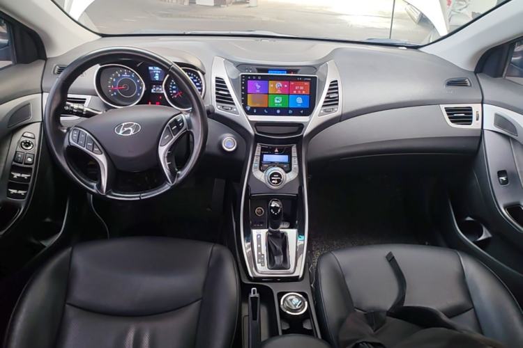 Used Hyundai Elantra (5th Generation / Langdong) 2015 1.6L Automatic Luxury Model Center Console