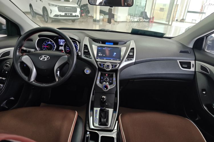 Used Hyundai Elantra (5th Generation / Langdong) 2015 1.6L Automatic Leading Model Center Console