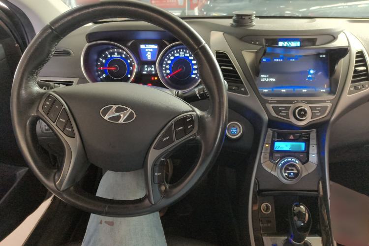 Used Hyundai Elantra (5th Generation / Langdong) 2015 1.6L Automatic Luxury Model Center Console