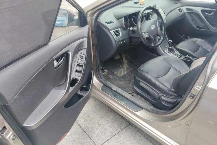Used Hyundai Elantra (5th Generation / Langdong) 2015 1.6L Automatic Luxury Model Driver Seat