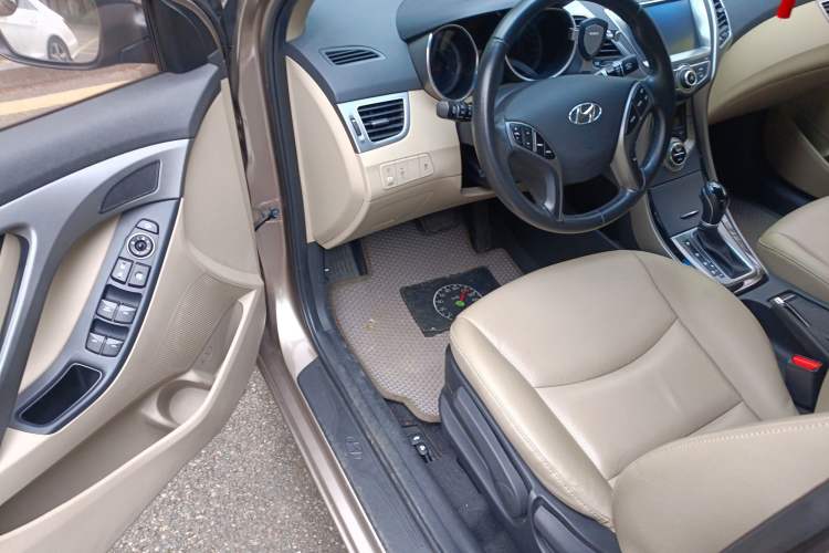 Used Hyundai Elantra (5th Generation / Langdong) 2015 1.6L Automatic Luxury Model Driver Seat