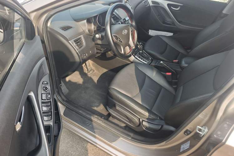 Used Hyundai Elantra (5th Generation / Langdong) 2015 1.6L Automatic Luxury Model Driver Seat