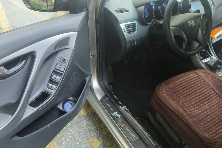 Used Hyundai Elantra (5th Generation / Langdong) 2015 1.6L Automatic Fashion Model Driver Seat