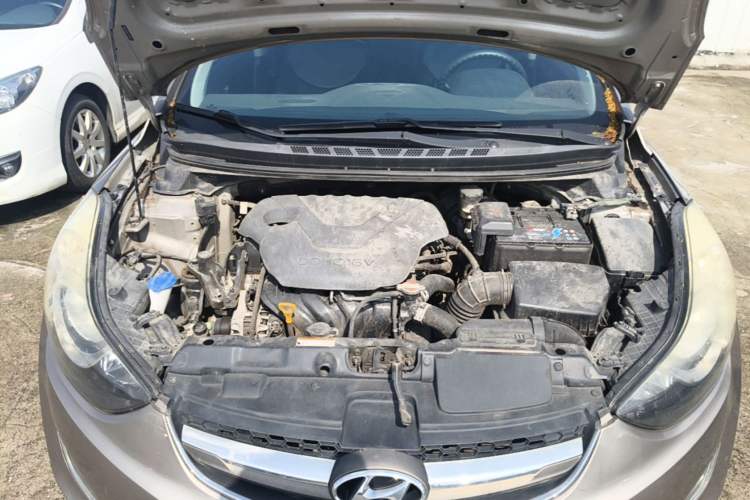 Used Hyundai Elantra (5th Generation / Langdong) 2015 1.6L Automatic Fashion Model Engine Bay