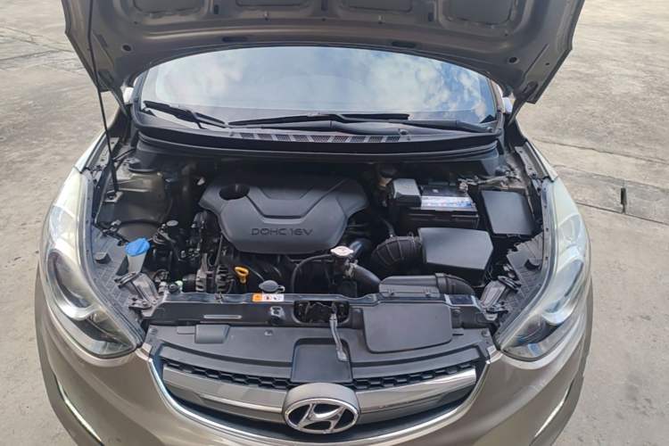 Used Hyundai Elantra (5th Generation / Langdong) 2015 1.6L Automatic Luxury Model Engine Bay