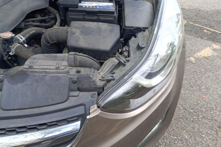 Used Hyundai Elantra (5th Generation / Langdong) 2015 1.6L Automatic Luxury Model Engine Bay Left