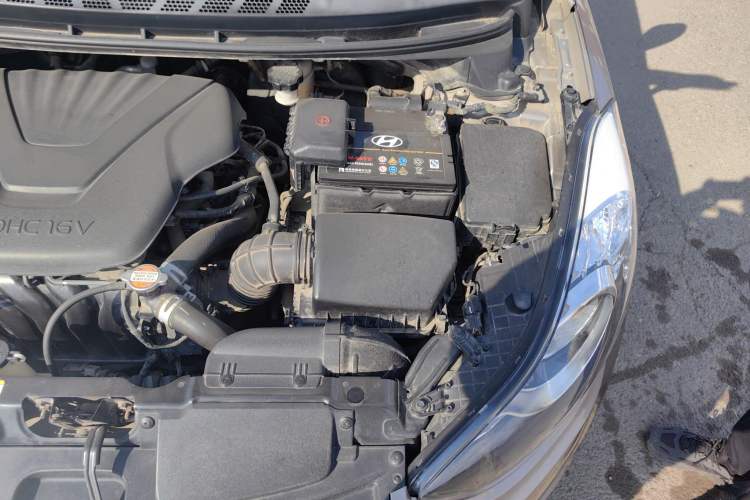 Used Hyundai Elantra (5th Generation / Langdong) 2015 1.6L Manual Leading Model Engine Bay Left