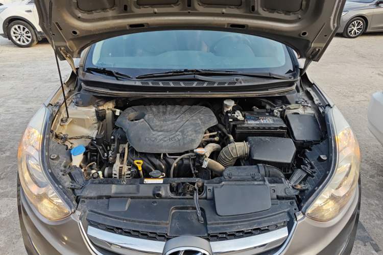 Used Hyundai Elantra (5th Generation / Langdong) 2015 1.6L Automatic Fashion Model Engine Bay