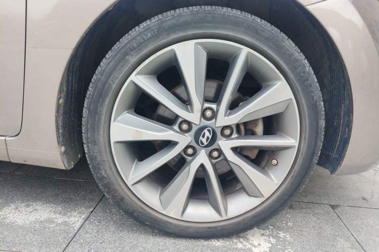 Used Hyundai Elantra (5th Generation / Langdong) 2015 1.6L Automatic Luxury Model Exterior 1