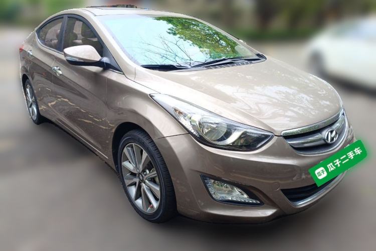 Used Hyundai Elantra (5th Generation / Langdong) 2015 1.6L Automatic Luxury Model Front Right 45 Deg