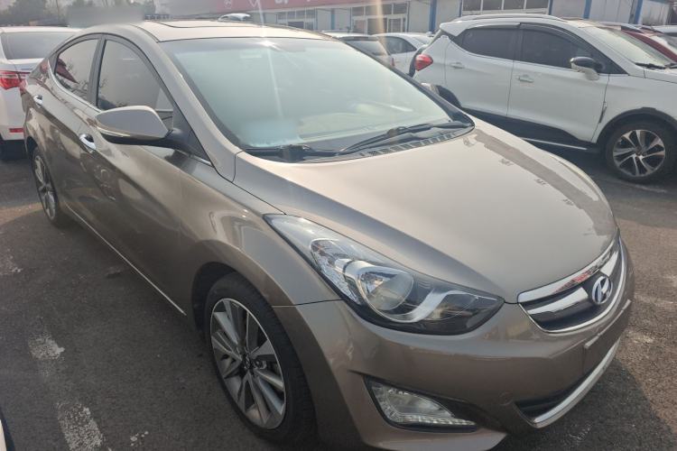 Used Hyundai Elantra (5th Generation / Langdong) 2015 1.6L Automatic Luxury Model Front Right 45 Deg