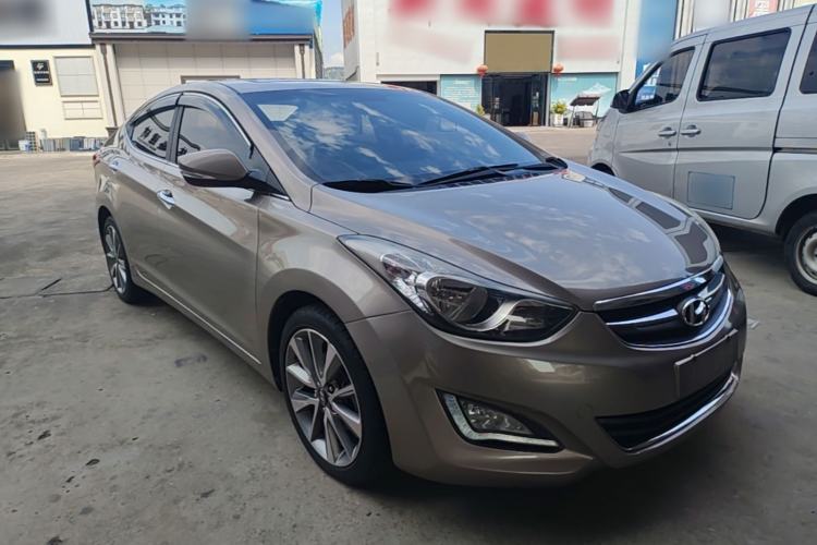 Used Hyundai Elantra (5th Generation / Langdong) 2015 1.6L Automatic Luxury Model Front Right 45 Deg