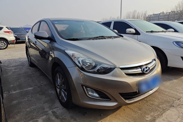 Used Hyundai Elantra (5th Generation / Langdong) 2015 1.6L Automatic Fashion Model Front Right 45 Deg