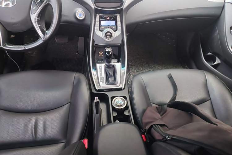 Used Hyundai Elantra (5th Generation / Langdong) 2015 1.6L Automatic Luxury Model Gear Lever