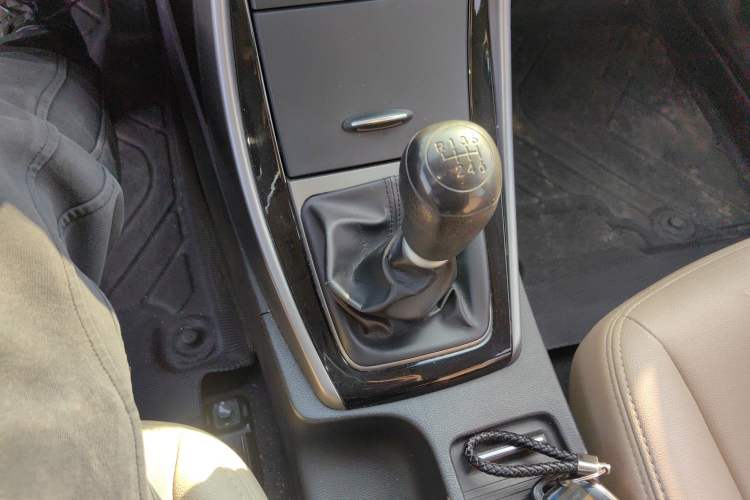 Used Hyundai Elantra (5th Generation / Langdong) 2015 1.6L Manual Leading Model Gear Lever