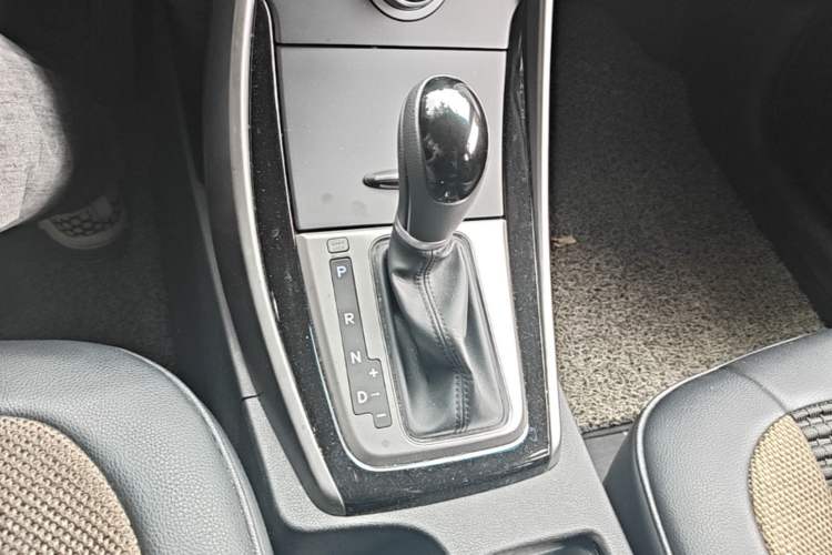 Used Hyundai Elantra (5th Generation / Langdong) 2015 1.6L Automatic Leading Model Gear Lever