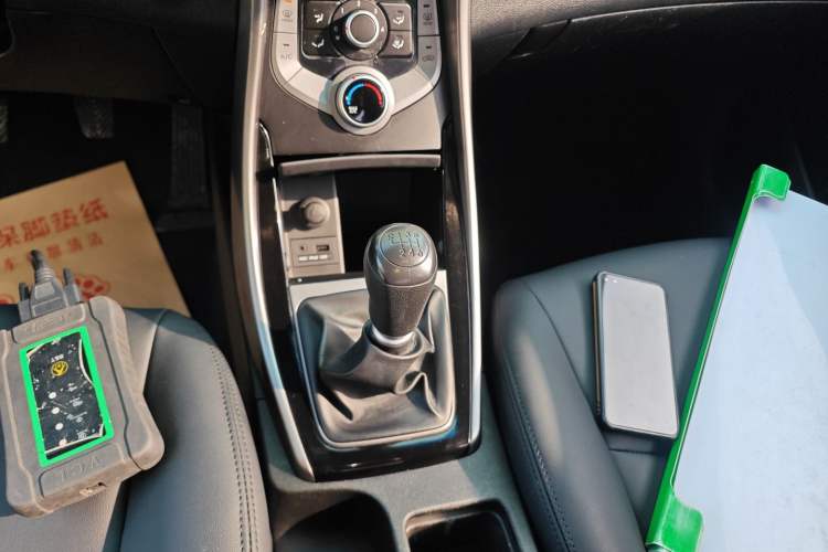 Used Hyundai Elantra (5th Generation / Langdong) 2015 1.6L Manual Leading Model Gear Lever