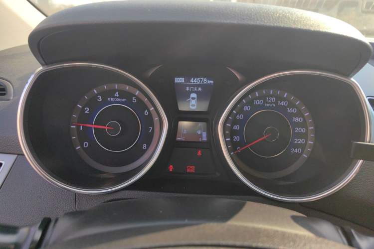 Used Hyundai Elantra (5th Generation / Langdong) 2015 1.6L Manual Leading Model Instrument Cluster