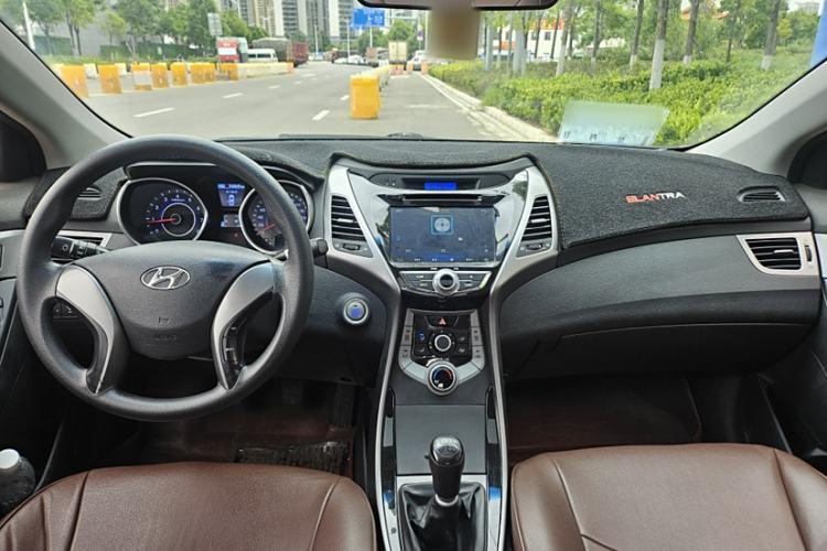 Used Hyundai Elantra (5th Generation / Langdong) 2015 1.6L Manual Leading Model Interior 1