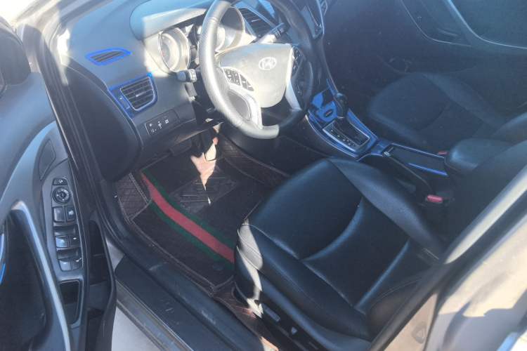Used Hyundai Elantra (5th Generation / Langdong) 2015 1.6L Automatic Leading Model Interior 2