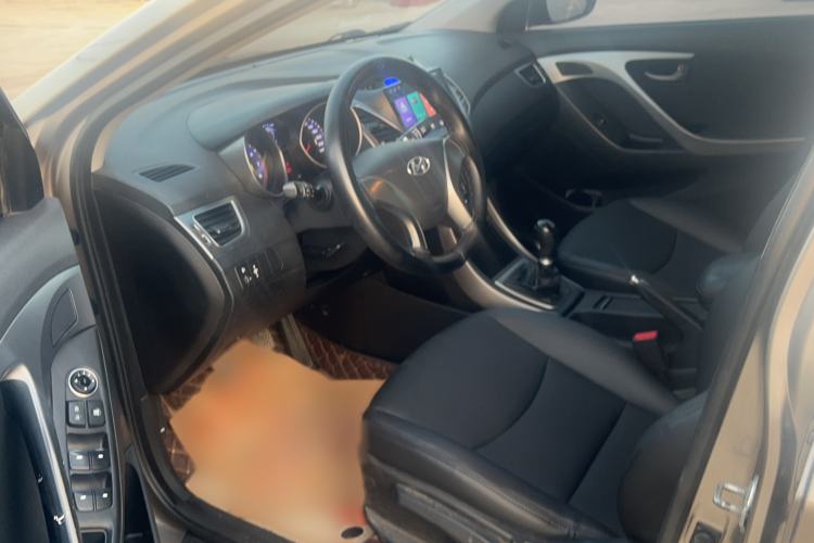 Used Hyundai Elantra (5th Generation / Langdong) 2015 1.6L Manual Fashion Edition Interior 2