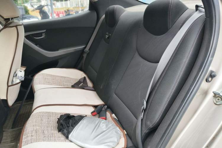 Used Hyundai Elantra (5th Generation / Langdong) 2015 1.6L Automatic Fashion Model Left Rear Seat