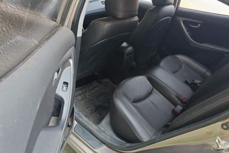Used Hyundai Elantra (5th Generation / Langdong) 2015 1.6L Automatic Leading Model Left Rear Seat