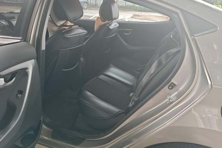 Used Hyundai Elantra (5th Generation / Langdong) 2015 1.6L Automatic Leading Model Left Rear Seat